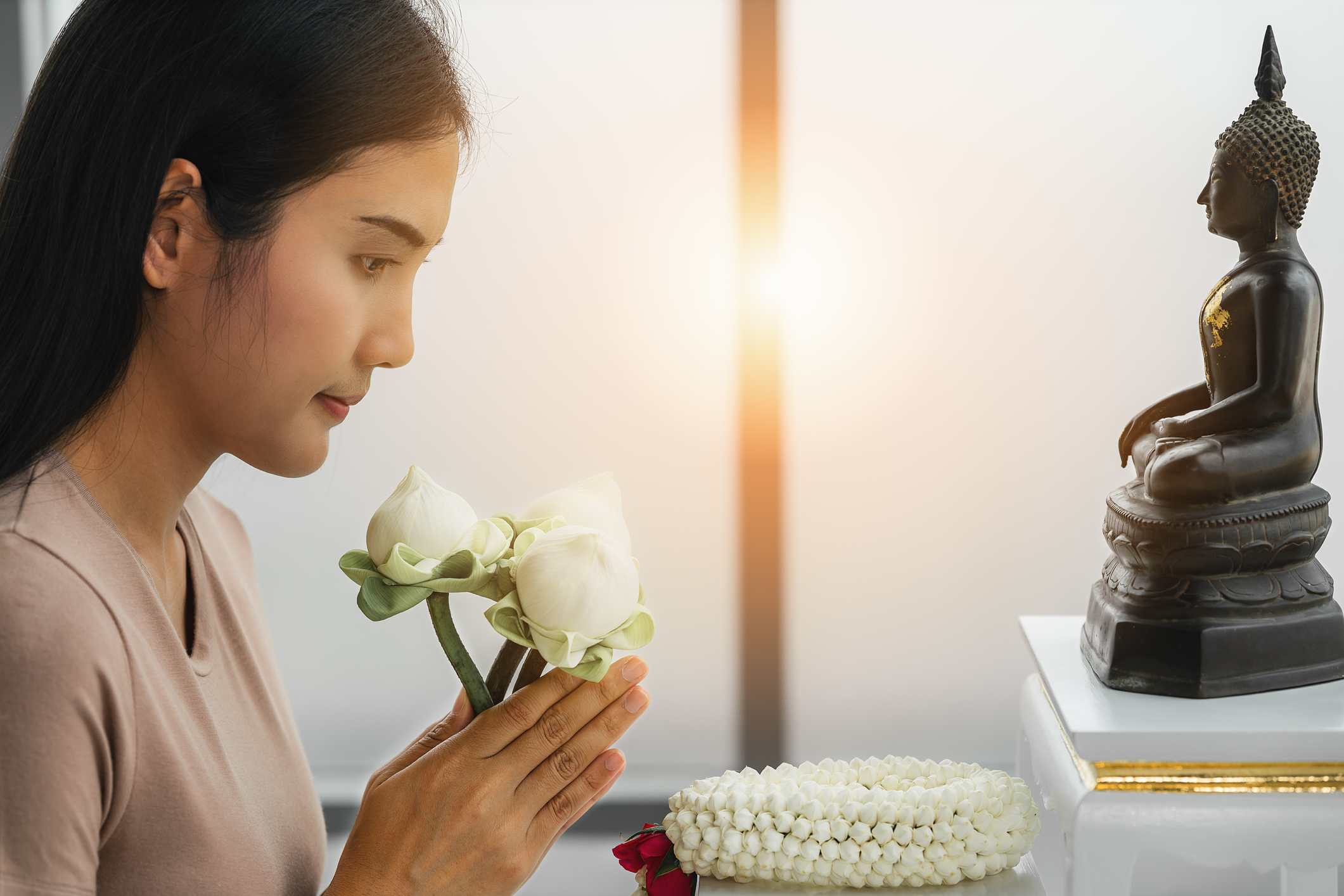 .ของไหว้พระในบ้าน มีอะไรบ้าง ปี 2023 พร้อมบทสวดบูชา เสริมสิริมงคล.