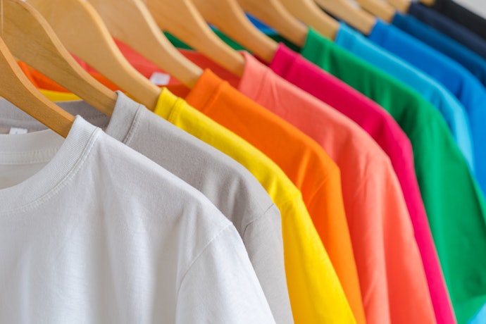 เลือกร้านสกรีนเสื้อที่ไม่มีขั้นต่ำในการสั่งผลิตและไม่จำกัดจำนวนสี