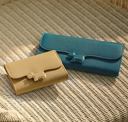 เลือกกระเป๋าสตางค์หรือกระเป๋าใส่บัตร Radley London