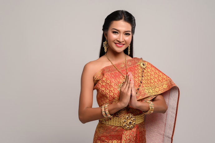 เลือกร้านเช่าชุดไทย อยุธยา พร้อมบริการแต่งชุดให้