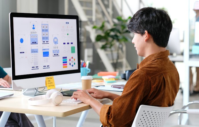 เลือกคอร์สเรียน UX UI ที่มีการสอนใช้งานโปรแกรมควบคู่