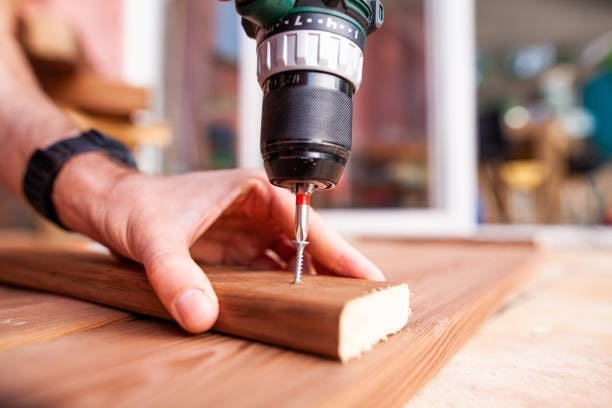 สำหรับงาน DIY เลือกชุดเครื่องมือช่างที่ออกแบบมาให้ใช้งานได้อเนกประสงค์ ด้ามจับหุ้มยางขนาดกะทัดรัดและใช้งานง่าย