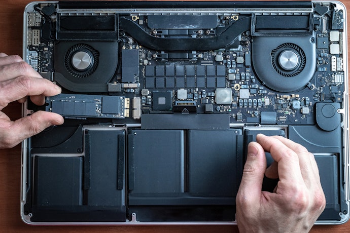 ตรวจสอบเมนบอร์ดของ PC หรือแล็ปท็อปว่า รองรับ SSD ประเภทนั้น ๆ หรือไม่