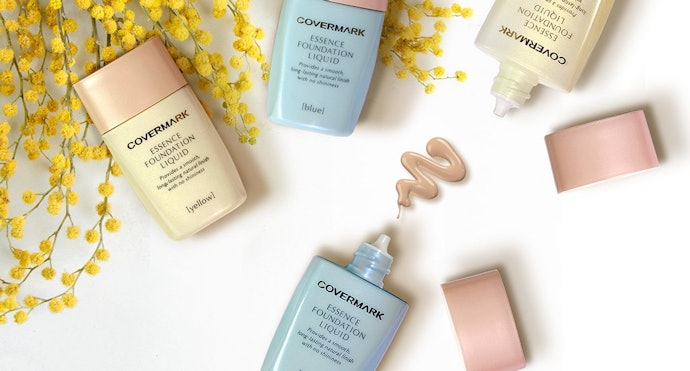 รองพื้นเนื้อลิควิดหรือรูปแบบน้ำ (Liquid Foundation) : เหมาะกับสาว ๆ ทุกสภาพผิว
