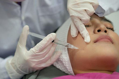 ฉีด Botox Face Lift กระชับผิว ปรับหน้าเรียว
