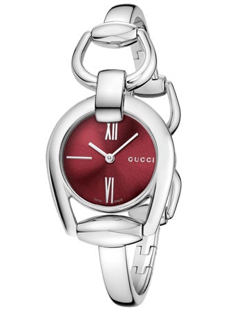 Gucci : "Horsebit" รูปทรงโดดเด่น ปรับขนาดให้พอดีกับข้อมือได้