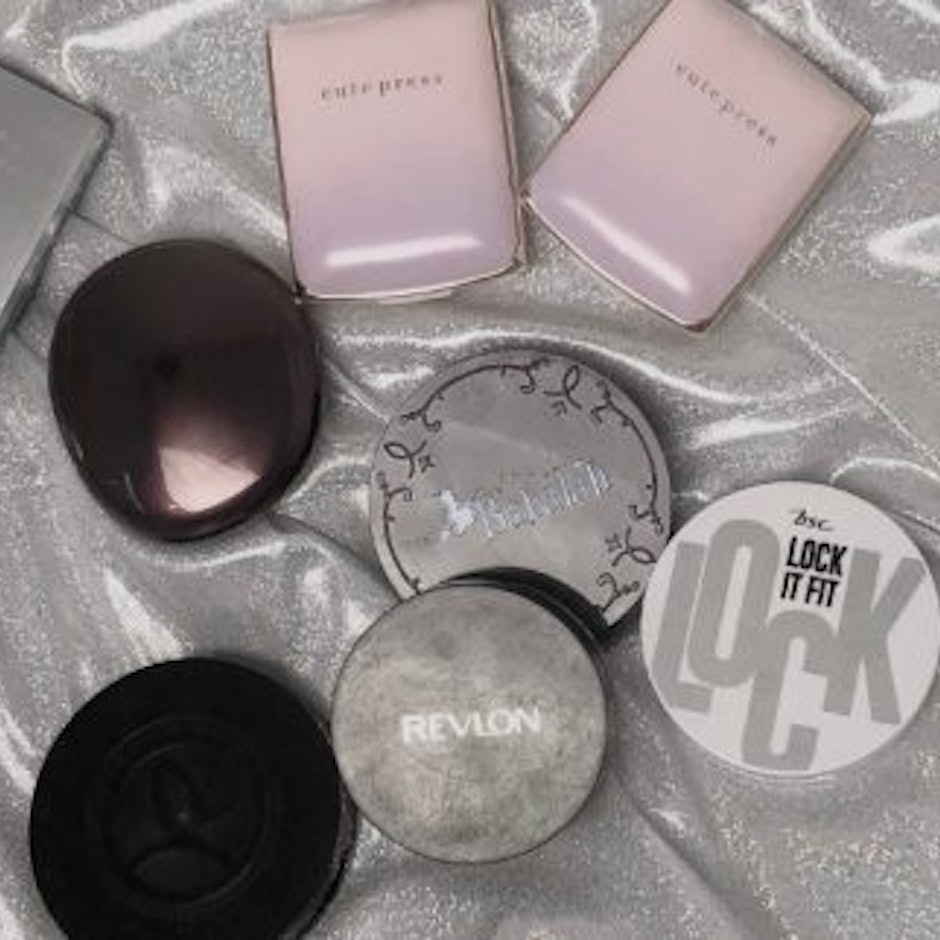 8 แป้งพัฟที่ดีที่สุดสำหรับผิวผสมของ Barierleaf