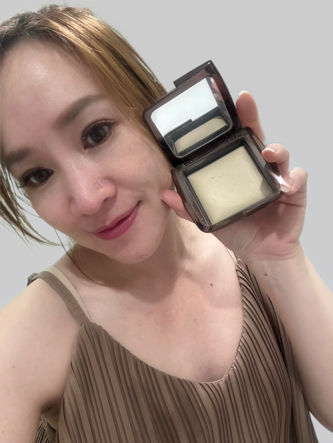 HOURGLASS Ambient Lighting Powder   Translation missing: th.activerecord.decorators.item_part_image/alt