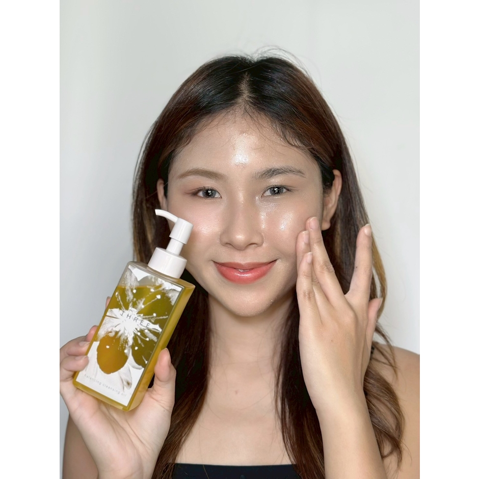 THREE Balancing Cleansing Oil N SA Translation missing: th.activerecord.decorators.item_part_image/alt