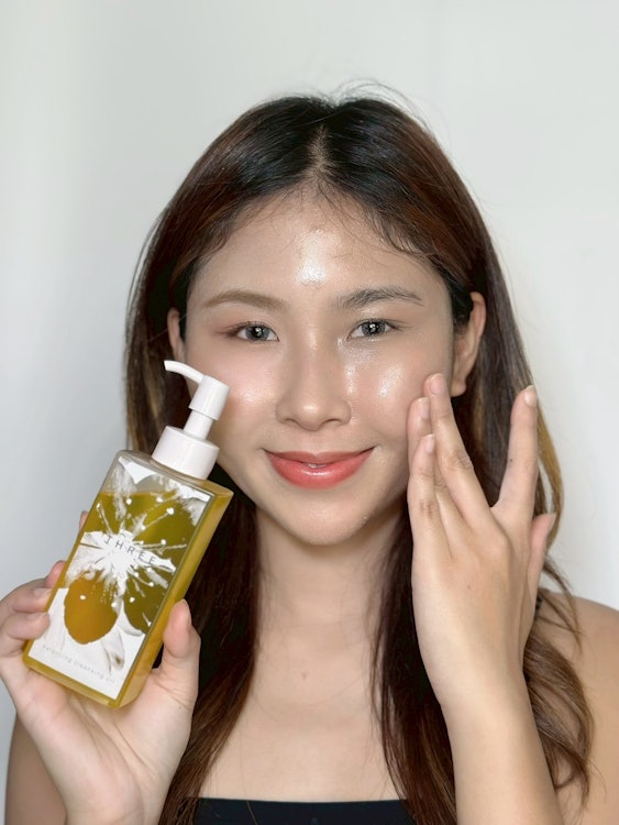 THREE Balancing Cleansing Oil N SA Translation missing: th.activerecord.decorators.item_part_image/alt