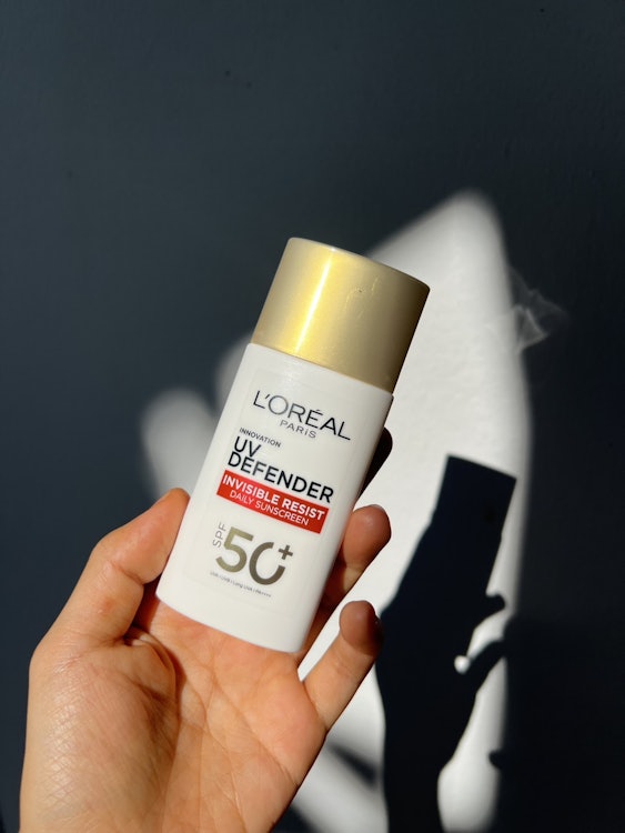 L'Oréal Paris UV Defender Invisible Fluid SPF50+ PA++++ Translation missing: th.activerecord.decorators.item_part_image/alt