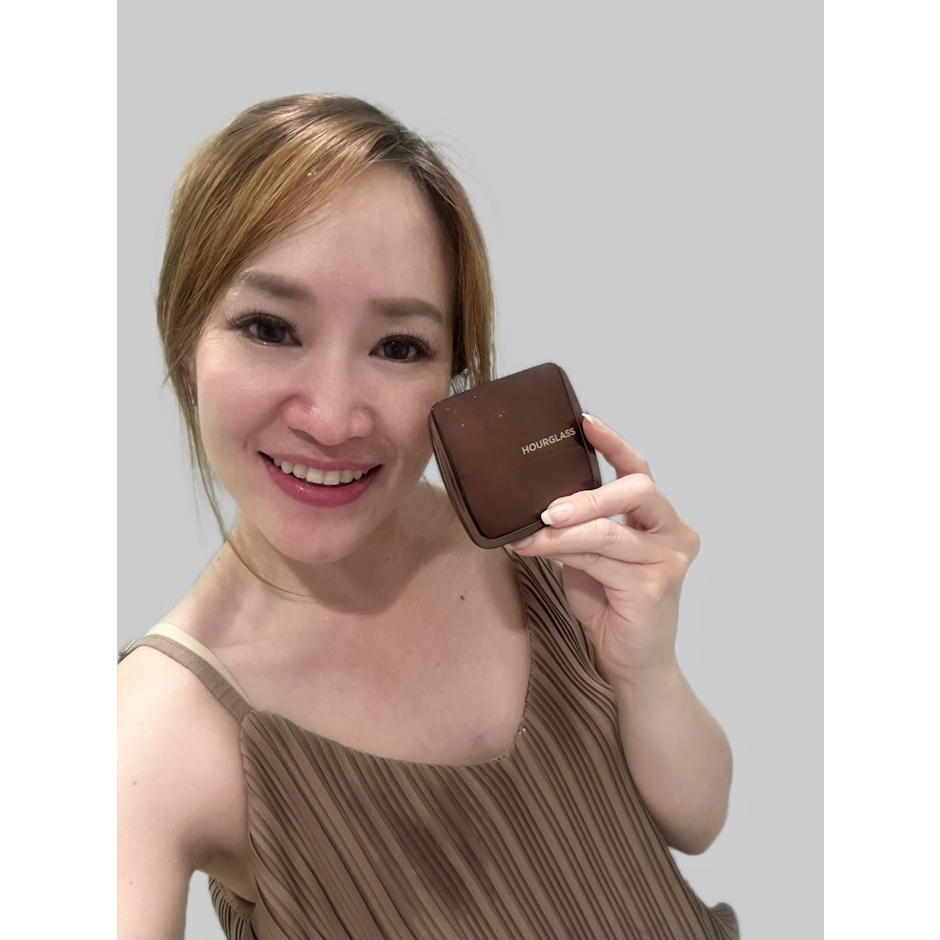 HOURGLASS Ambient Lighting Powder Translation missing: th.activerecord.decorators.item_part_image/alt