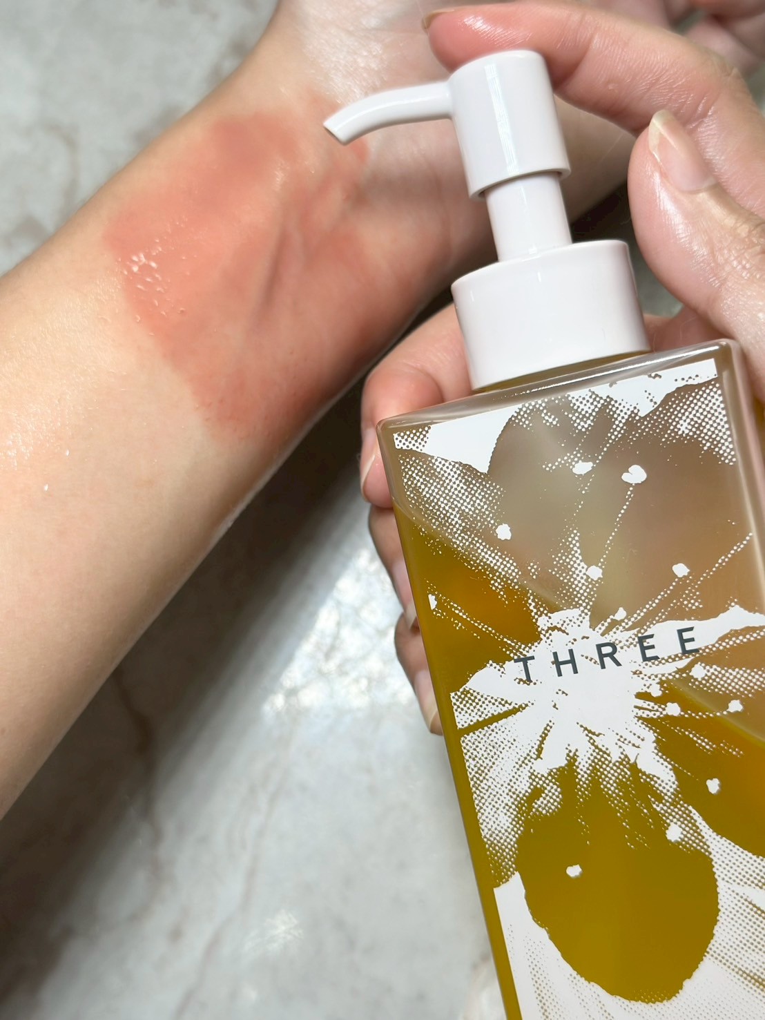 THREE  Balancing Cleansing Oil N SA Translation missing: th.activerecord.decorators.item_part_image/alt