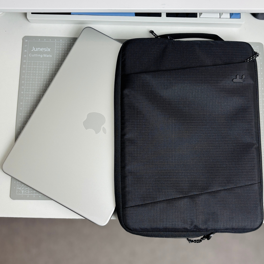 Apple MacBook Neo Translation missing: th.activerecord.decorators.item_part_image/alt