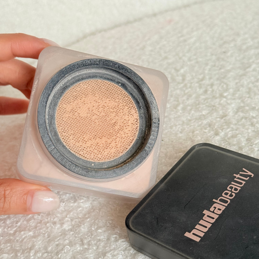 Huda Beauty Huda Beauty Easy Bake Loose Powder Translation missing: th.activerecord.decorators.item_part_image/alt