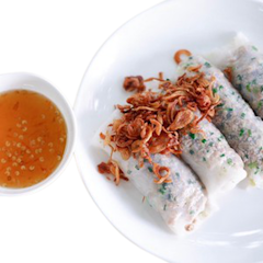 ข้าวเกรียบปากหม้อ แบบธรรมดาใส่หมูยอ