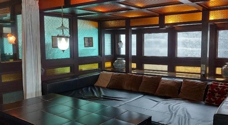 ที่พักบางเสร่ ติดทะเล เรือนทะเล บางเสร่ 2