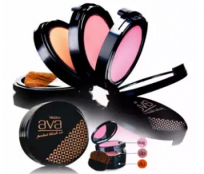9. Mistine – Ava Pocket Blush On 1