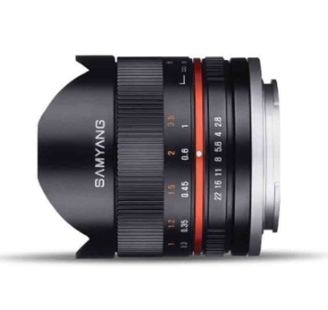 8mm F2.8 UMC 2