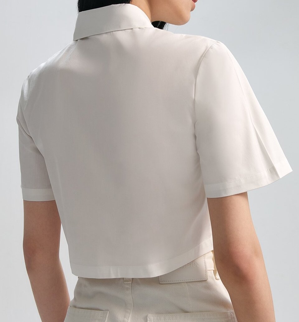 Cropped Short-Sleeve Blouse with Pleated Detail 3