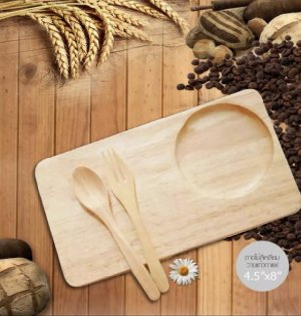 9. Int Decor – ถาดไม้ทรงสี่เหลี่ยมพร้อมหลุมสำหรับวางแก้ว 1