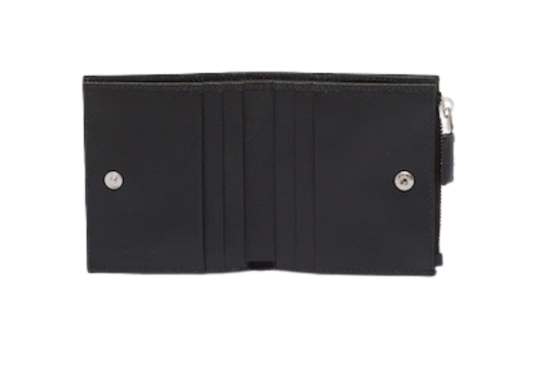 กระเป๋า PRADA ผู้ชาย รุ่น Small Saffiano Leather Wallet 3