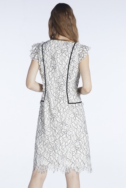 เดรสลูกไม้สีขาว Lace Dress 2