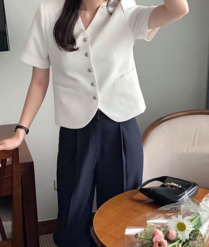 ร้านชุดทำงานลุคเท่ปนหวาน 4