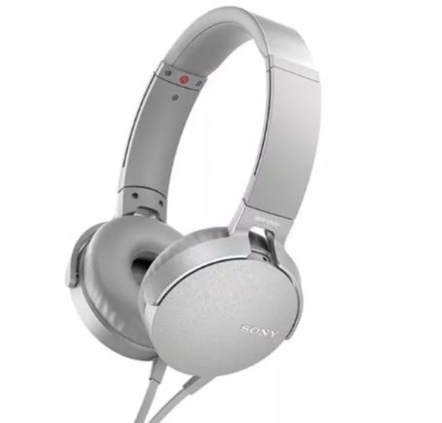 เฮดโฟน ของ SONY รุ่น MDR-XB550AP 1