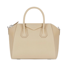กระเป๋า Givenchy รุ่น Small Antigona Bag In Grained Leather