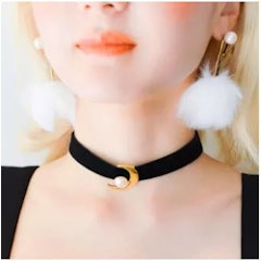 7. No Brand – Moon Pendant Necklace Choker