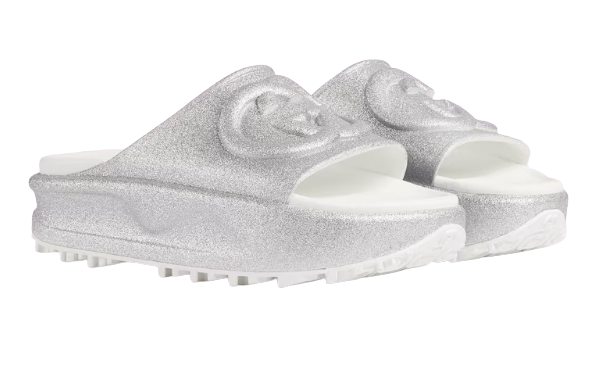 รองเท้าแตะ Gucci ผู้หญิง รุ่น Interlocking G Slide Sandal  2