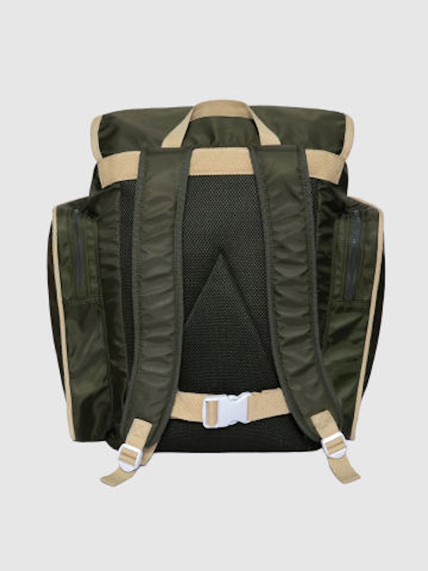 กระเป๋าเป้ Explorer Backpack (Olive) 2