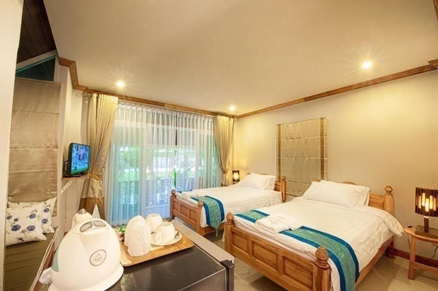 ที่พักอัมพวา Baan Nam Pen Resort 5