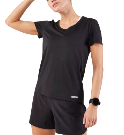 เสื้อยืดผู้หญิงสำหรับใส่วิ่ง รุ่น Kiprun Run - Black 1