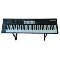 คีย์บอร์ดไฟฟ้า มือสอง รุ่น Launchpad 61 MK II