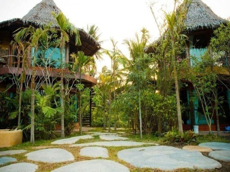 ที่พักอัมพวา Amphawa Club Resort & Spa 1