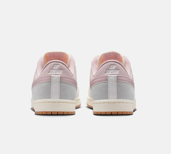รองเท้าผ้าใบผู้หญิง Air Jordan Women's Skyline Low 2