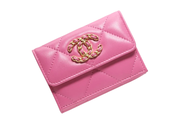 กระเป๋าสตางค์ รุ่น CHANEL 19 Small Flap Wallet  1
