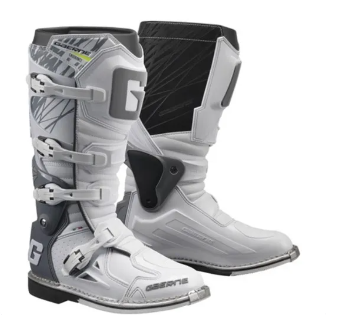 รองเท้าวิบาก รุ่น Fastback Endurance 2