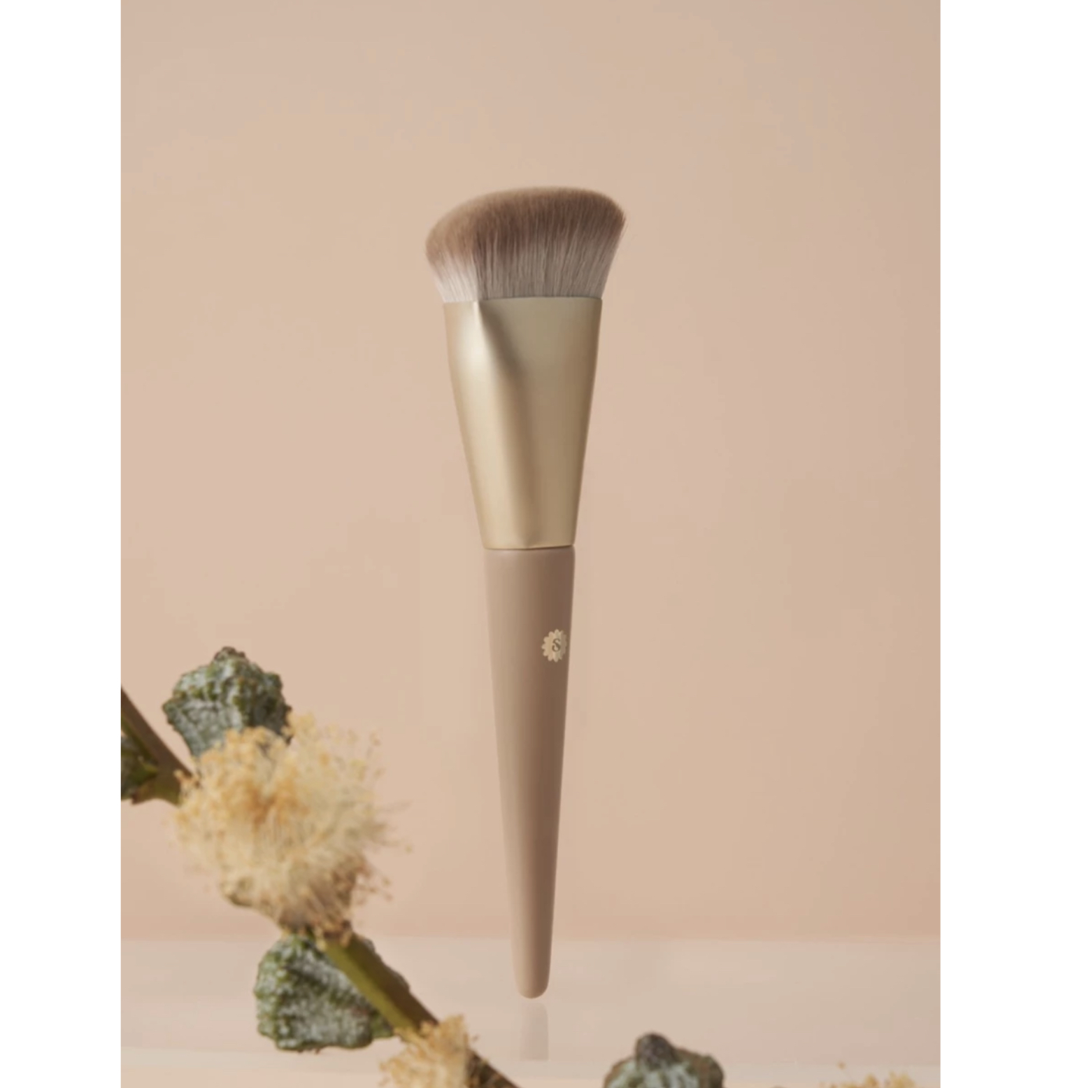 Triangle Foundation Brush 2