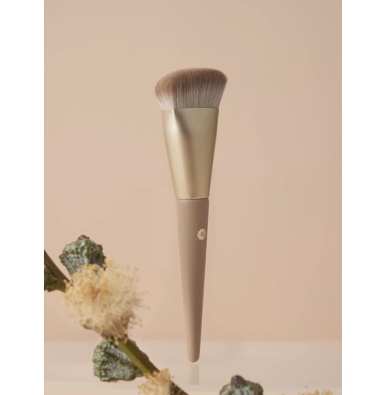 Triangle Foundation Brush 2