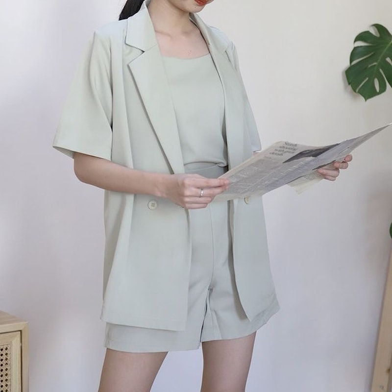 ร้านเสื้อผ้าเกาหลีเน้นความเรียบหรู สี Earth Tone 3
