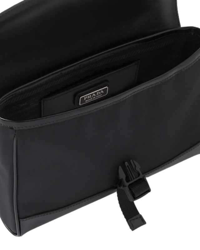 กระเป๋าแบรนด์เนมผู้ชาย รุ่น Re-Nylon And Leather Shoulder Bag 3