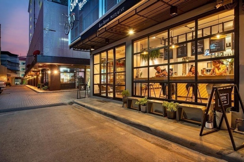 โรงแรมเปิดใหม่ กรุงเทพ Siam Subway Hostel and Cafe 6