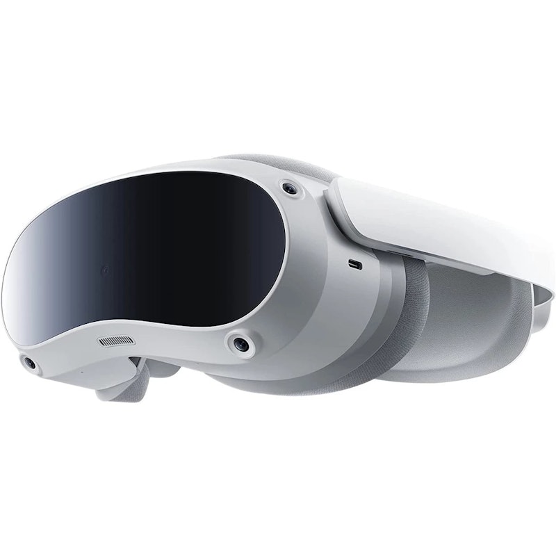 4 All-In-One 4K+ Resolution VR Headset 1