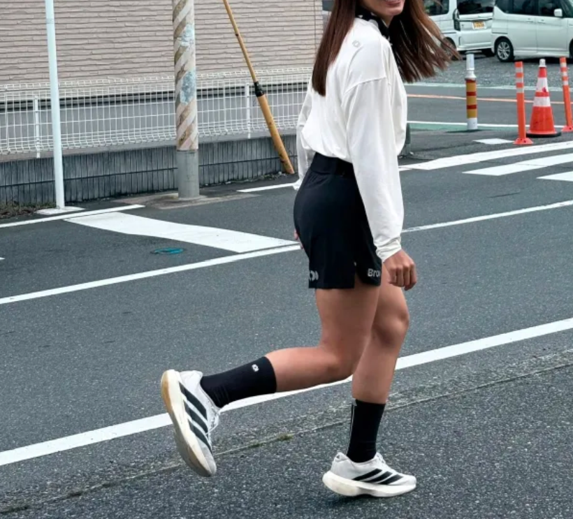 เสื้อวิ่ง รุ่น Out Of Office Long Sleeve Running Shirt White 3