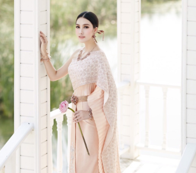 ชุดไทยแต่งงาน 1