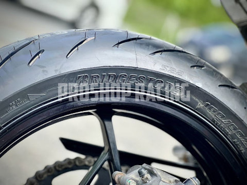 ยาง รุ่น Battlax S22 2