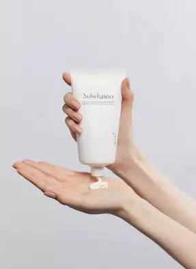 The Ultimate S Enriched Cleansing Foam 3